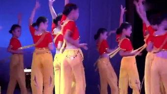 化蝶飞成人舞蹈视频,翩翩起舞，绽放青春风采