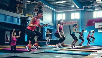 成人上下蹦床视频大全,成人极限运动风采展示