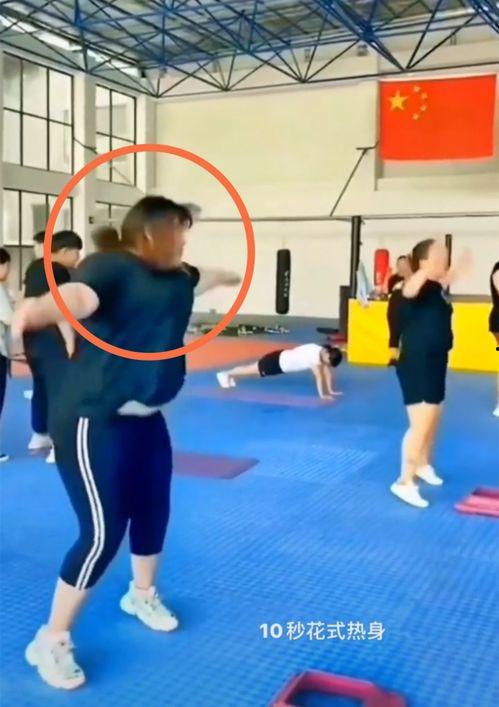 成人热身减肥运动视频,跟随视频轻松塑形