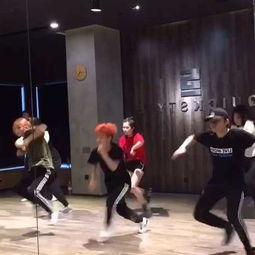 成人完整的热身舞蹈视频,轻松开启活力四射的健身之旅